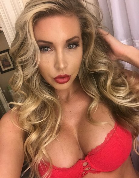 Samantha Saint