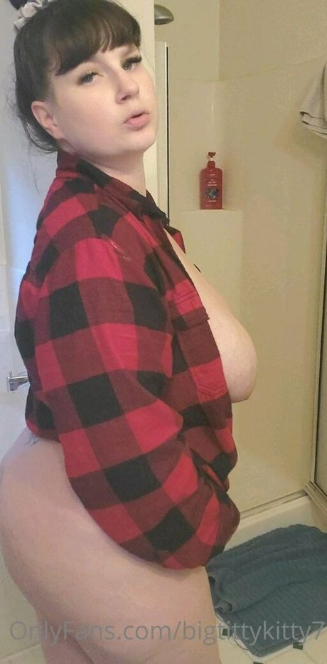 Bigtittykitty7