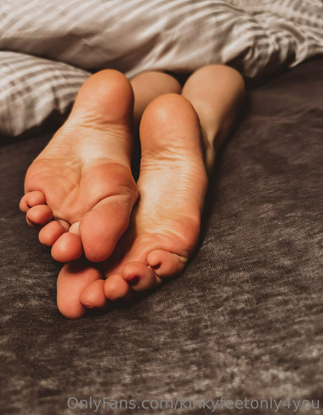 Kinkyfeetonly4you
