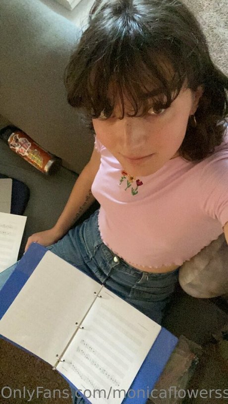 Monicaflowerss