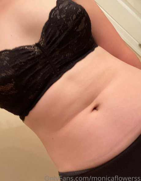 Monicaflowerss