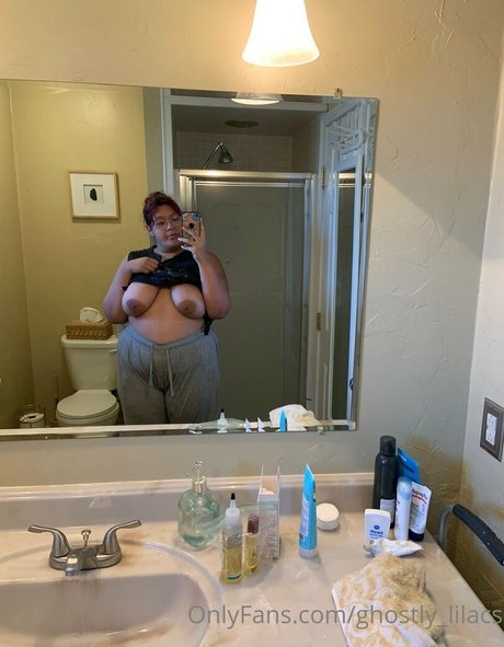 Ghostlylilacs