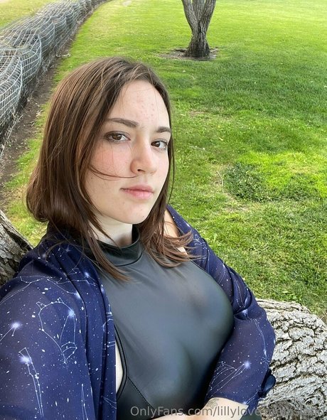 Lillylovespenisland