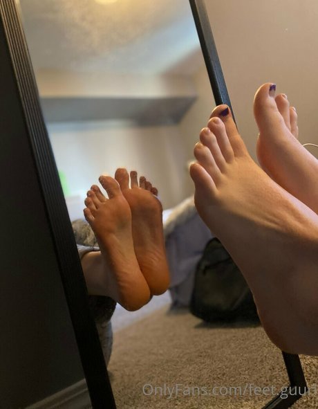 Feetguurl