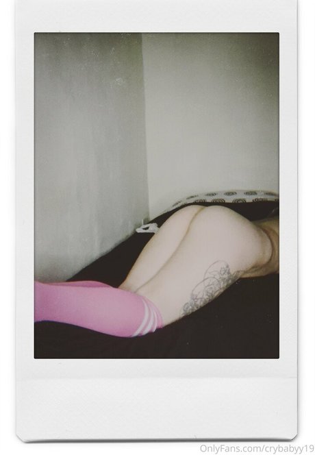 Crybabyy19