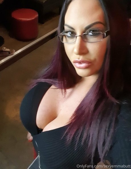 Sexyemmabutt