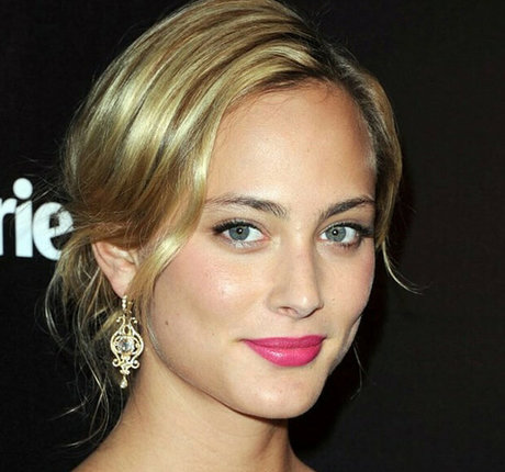 Nora Arnezeder