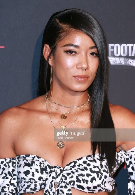 Mila J