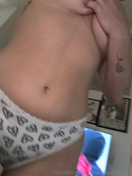 Ilovepussycats111