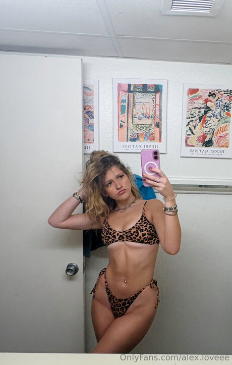 Alex Loveee