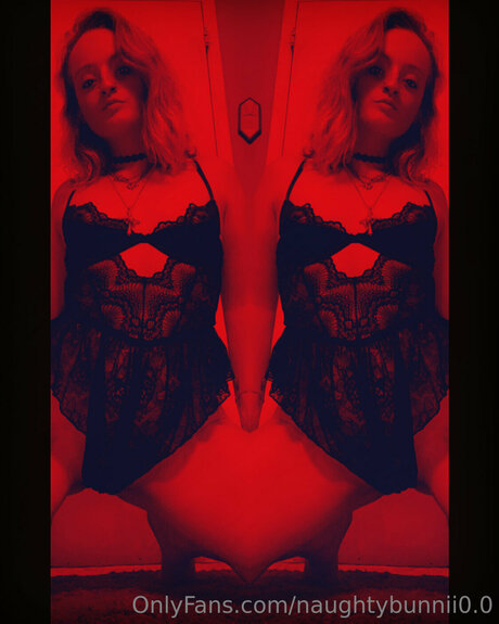 Naughtybunnii0 0