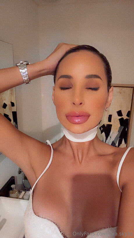 Eva Sky Ts