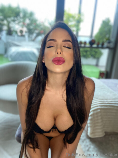 Onlyshiax