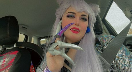 Sylvipix Young Goth Milf