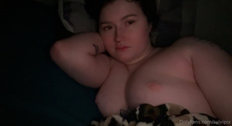 Sylvipix Young Goth Milf