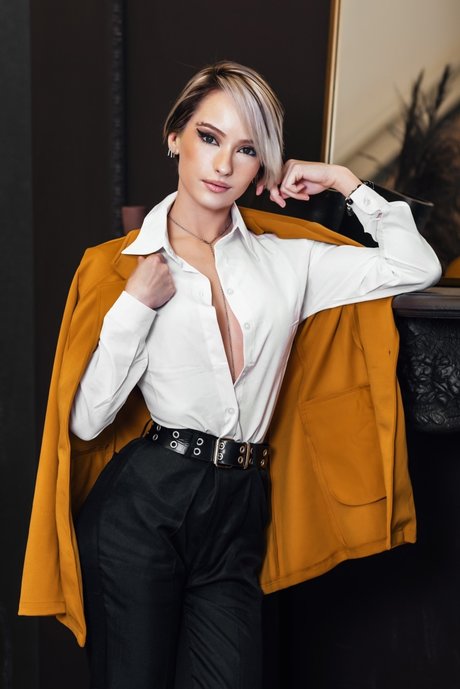 Thedaberrytwins Alex And Leah