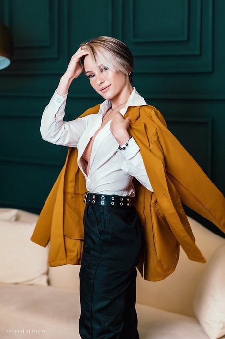 Thedaberrytwins Alex And Leah