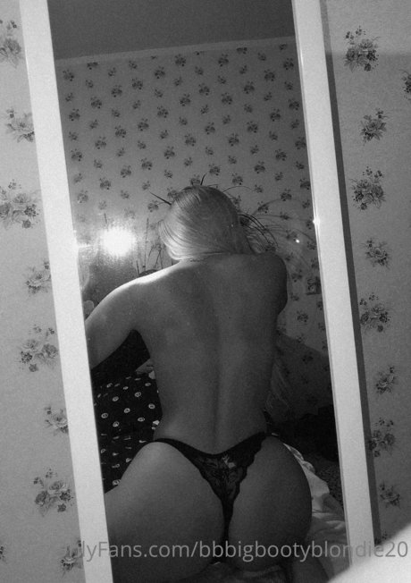 Bigbootyblondie