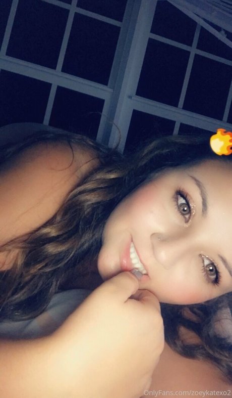 Zoeykatexo2