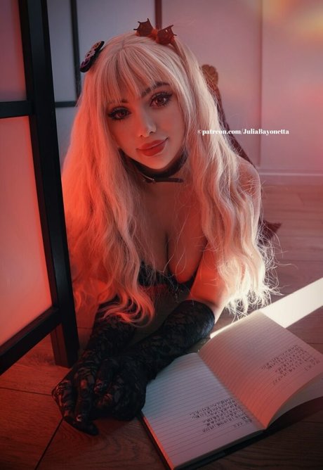 Julia Bayonetta