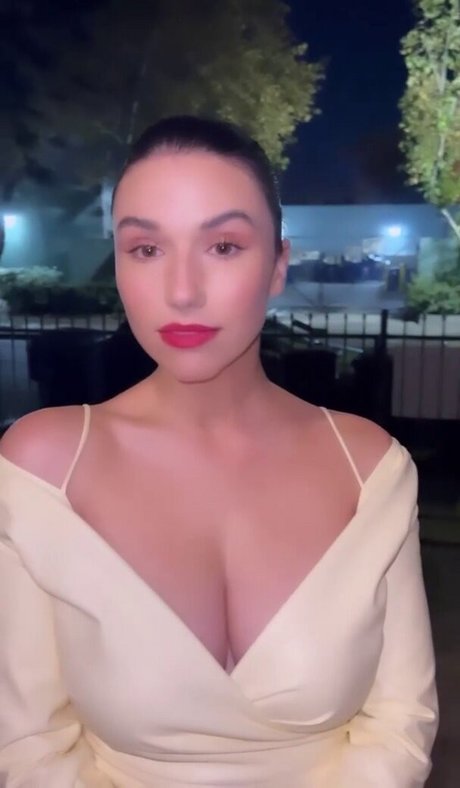 Grace Caroline Currey