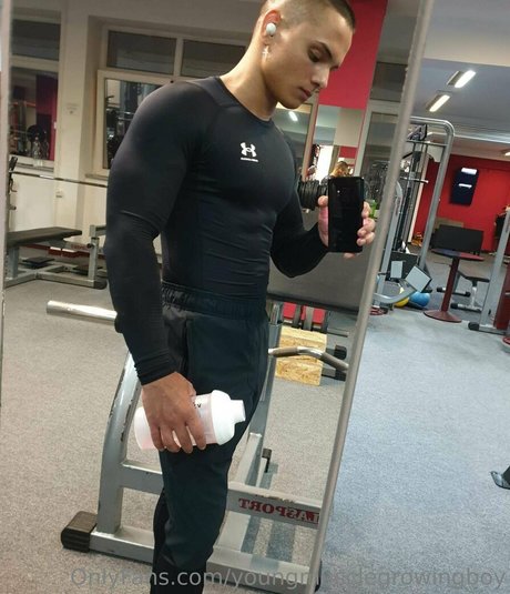 Youngmusclegrowingboy