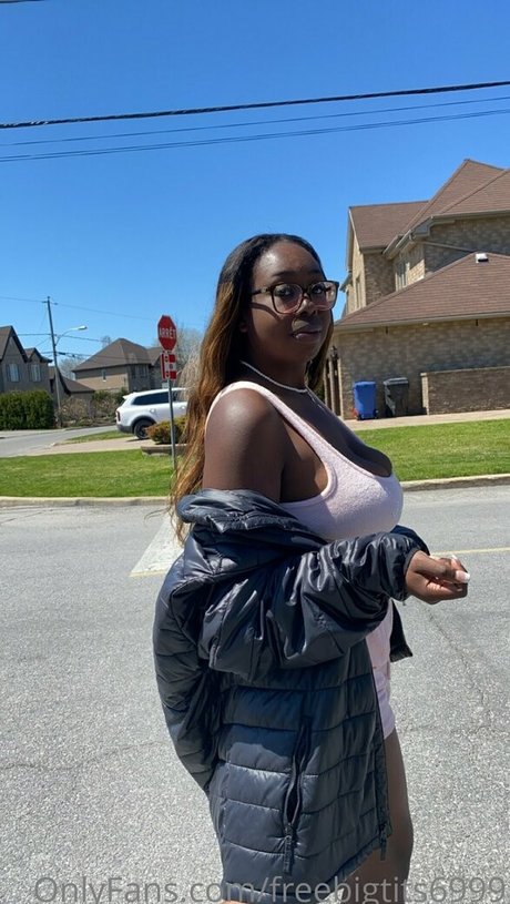 Freebigtits6999