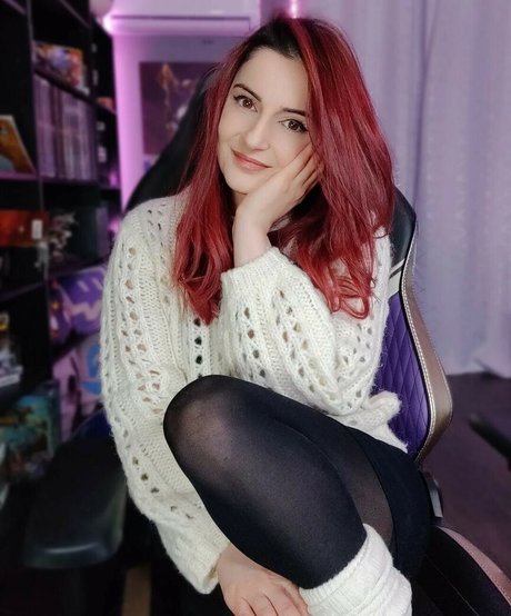 Anniefuchsia