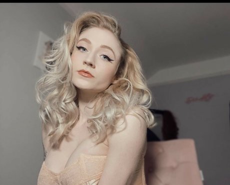 Janet Devlin
