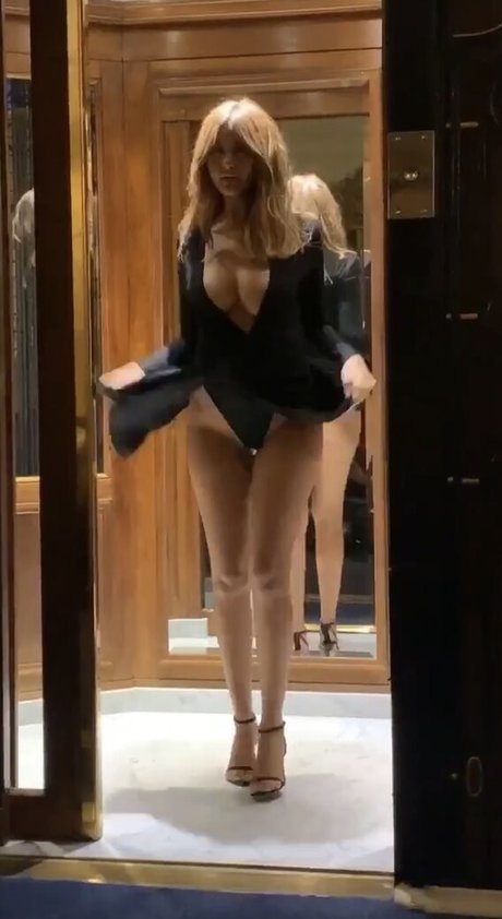 Zahia Dehar