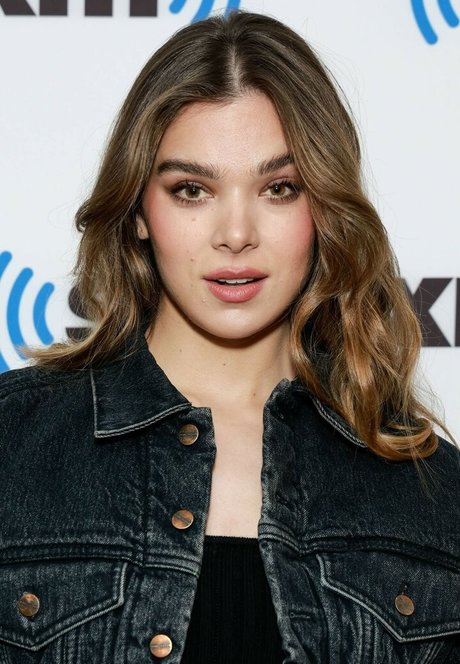 Hailee Steinfeld