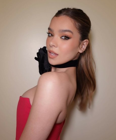Hailee Steinfeld