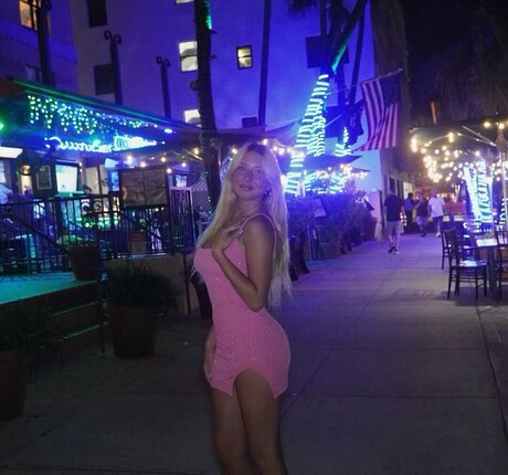 Zoe Riser  Zoeriser  Zoeriserr  Zoeriserr