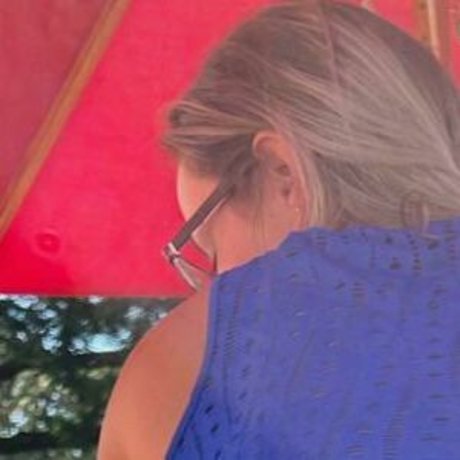 Comfortablynumbbgirl