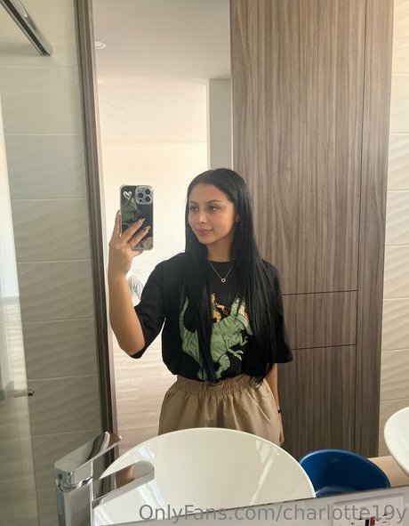 Charlotte19y