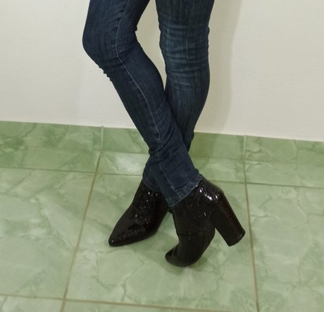 High Heel And Painted Nail Fetish