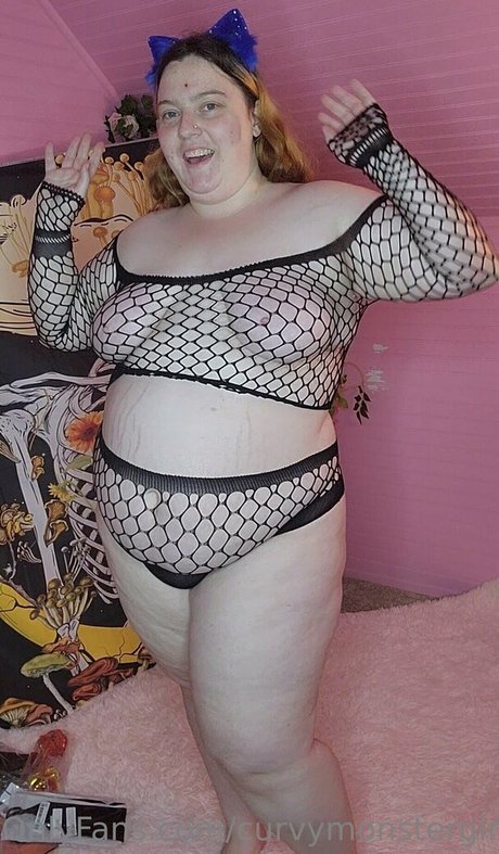 Curvymonstergirlfree