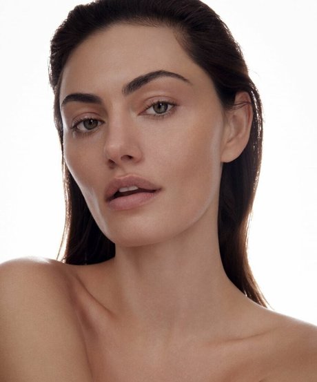 Phoebe Tonkin