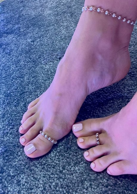 Barefootgoddessbri