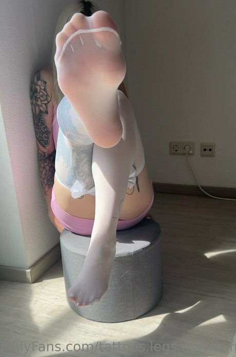 Tattooslegsnylonsfree