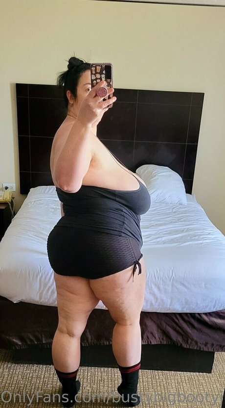 Bustybigbootyjudy