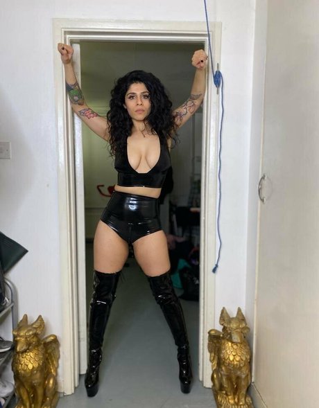 Mistresssophiasahara