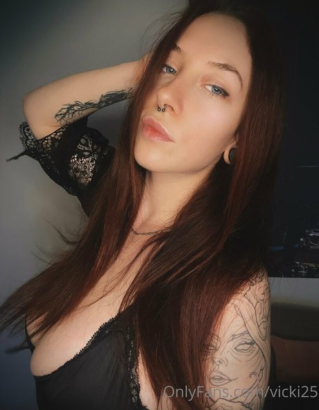 Vicki25