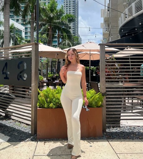 Leslie Machin  nude leaked OnlyFans photo