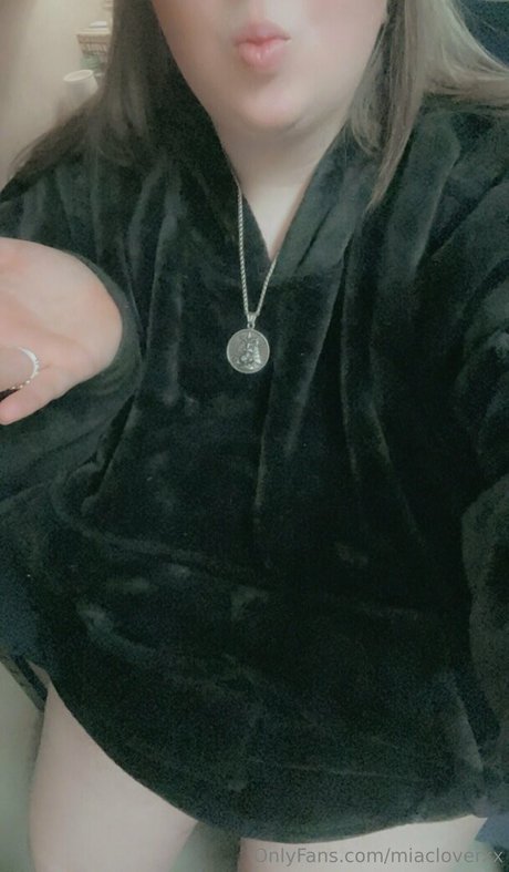 Miacloverxx