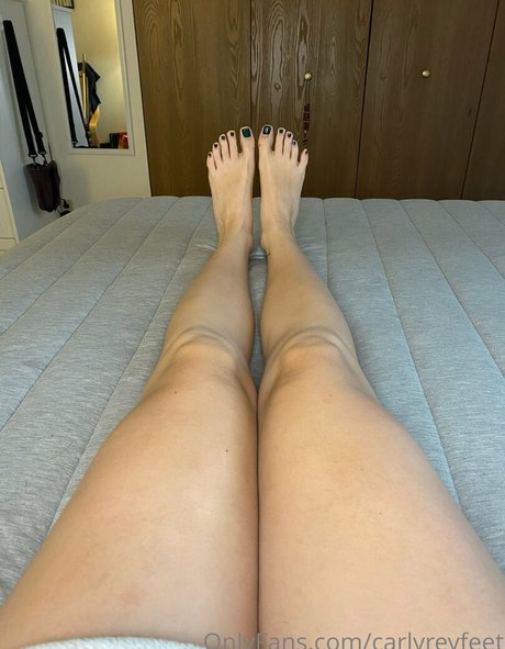 Carlyreyfeet