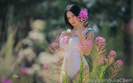 Julia Cher Alias Julia Connors