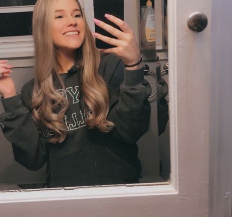 Alyssa Bryanne  nude leaked OnlyFans photo