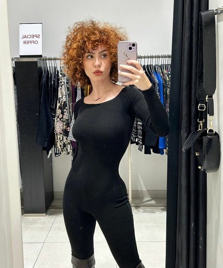 Curlywiktoria