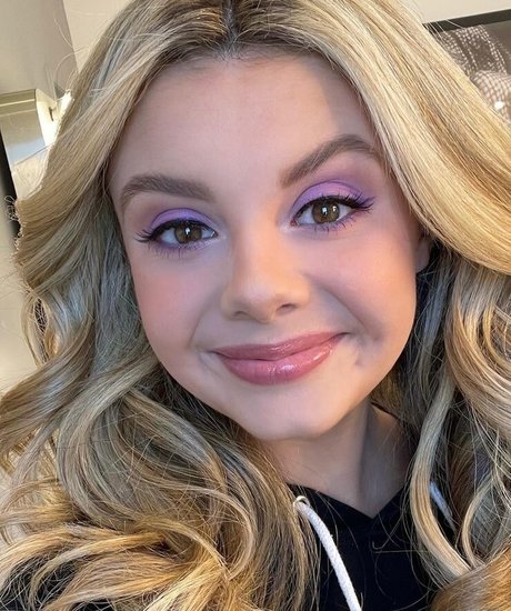 Mallory James Mahoney